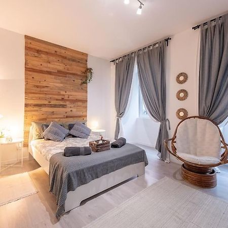 Modern Rustic Apartment In Graca リスボン エクステリア 写真