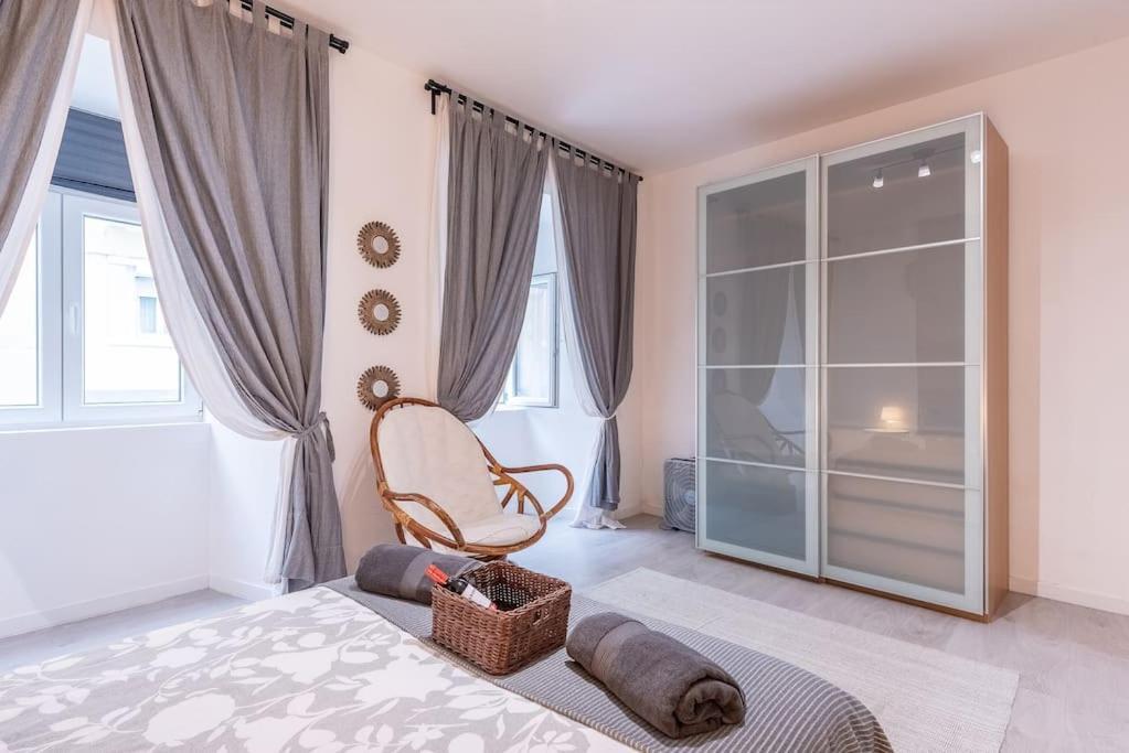 Modern Rustic Apartment In Graca リスボン エクステリア 写真