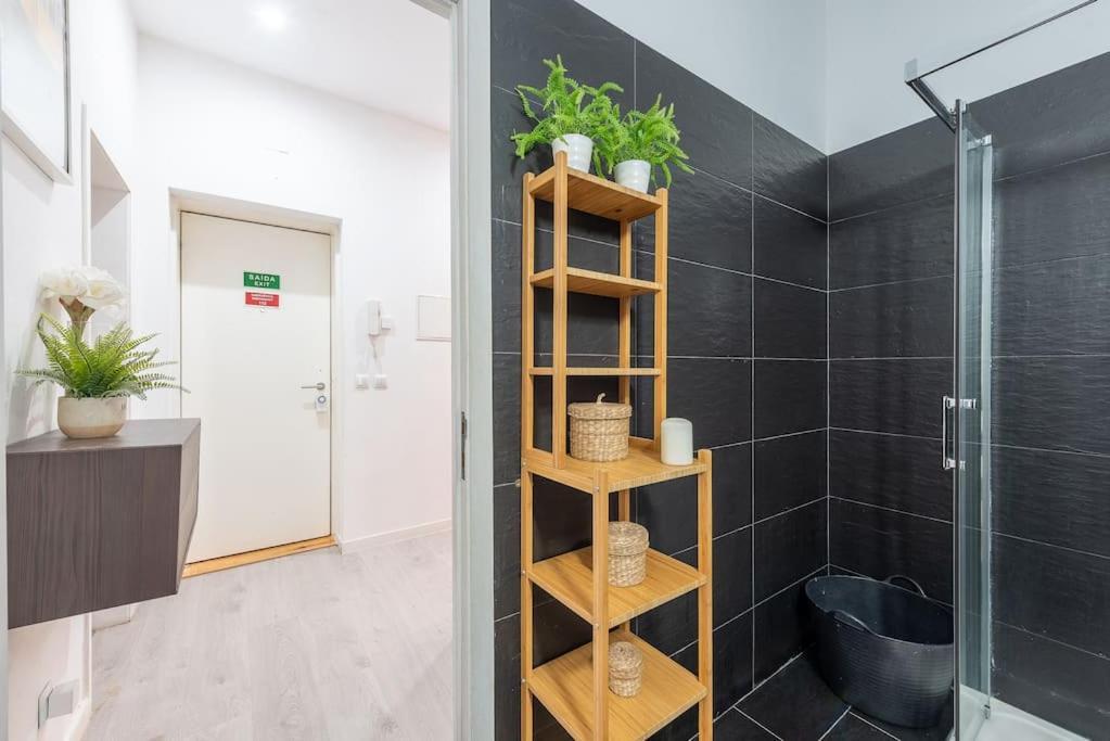 Modern Rustic Apartment In Graca リスボン エクステリア 写真