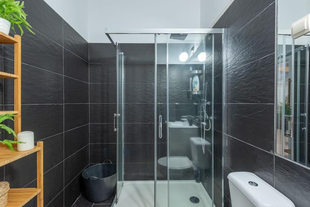 Modern Rustic Apartment In Graca リスボン エクステリア 写真