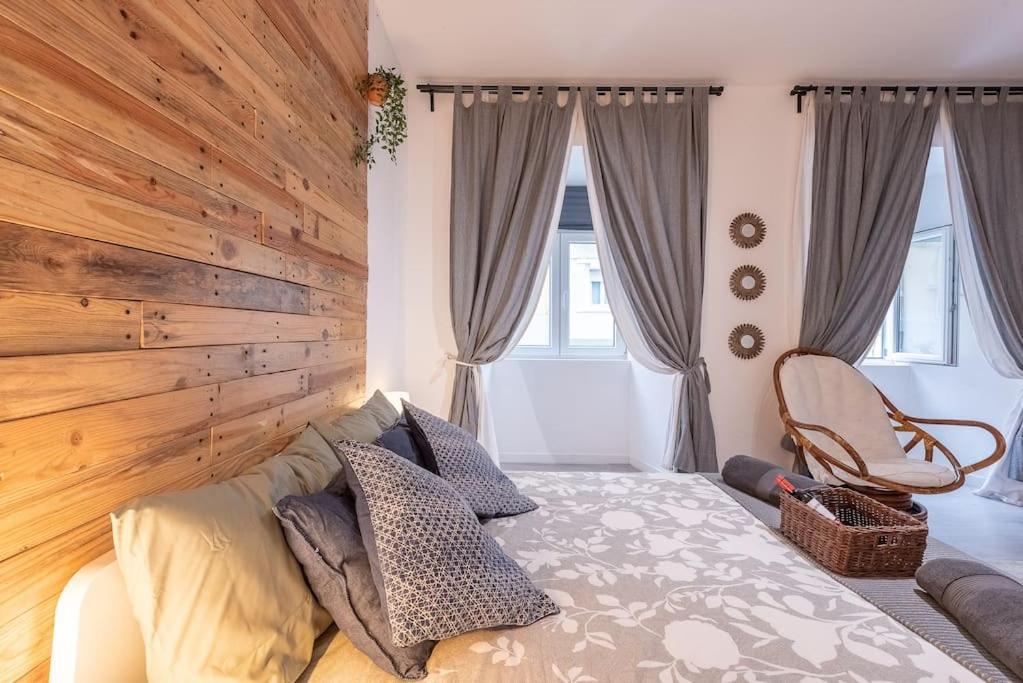 Modern Rustic Apartment In Graca リスボン エクステリア 写真