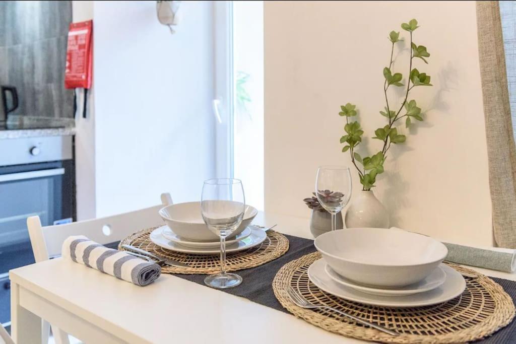 Modern Rustic Apartment In Graca リスボン エクステリア 写真