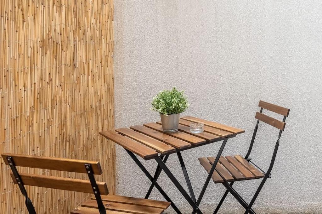 Modern Rustic Apartment In Graca リスボン エクステリア 写真